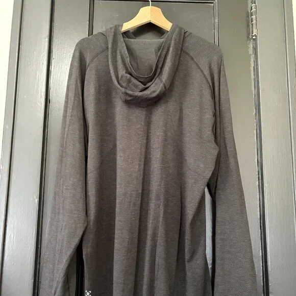 👕🍋 Men's Lululemon Metal Vent Tech Pullover Hoodie Deep Coal / Black - Picture 3 of 3